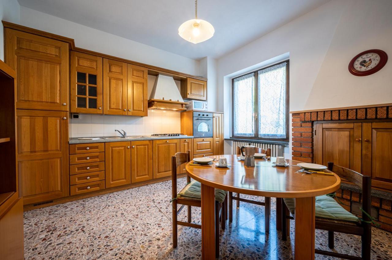 Lake View Apartment With Balcony And Parking - Larihome A25 Джера-Ларио Экстерьер фото